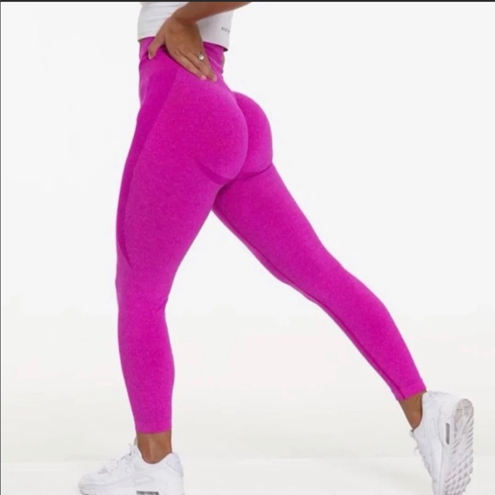 NVGTN leggings. Maui seamless